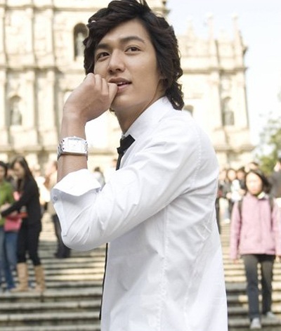 Ngắm hotboy Lee Min Ho chơi bóng chuyền - 6