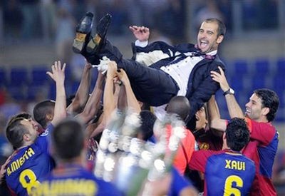 Thầy trò Guardiola vỡ òa hạnh phúc - 1 Thầy trò Guardiola vỡ òa hạnh phúc - 1