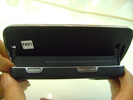 Hình ảnh đầu tiên của Nokia N97 tại Việt Nam - 9 Hình ảnh đầu tiên của Nokia N97 tại Việt Nam - 9