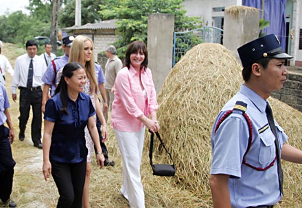 Tân Hoa hậu Thế giới thu hút sự chú ý tại Hà Nam - 10 Tân Hoa hậu Thế giới thu hút sự chú ý tại Hà Nam - 10