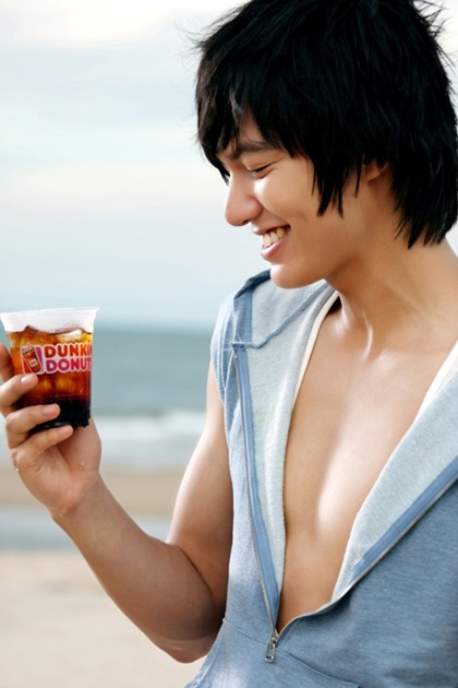 Ngắm hotboy Lee Min Ho chơi bóng chuyền - 5