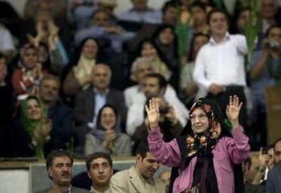 Chuyện về vợ ứng cử viên tổng thống Iran tranh cử cho chồng - 2 Chuyện về vợ ứng cử viên tổng thống Iran tranh cử cho chồng - 2