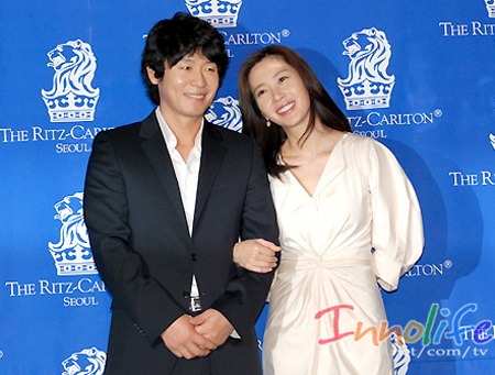 Hôm nay, Song Yoon Ah tổ chức đám cưới đơn giản - 1 Hôm nay, Song Yoon Ah tổ chức đám cưới đơn giản - 1