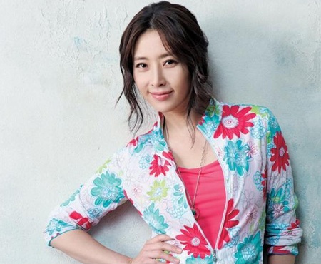 Hôm nay, Song Yoon Ah tổ chức đám cưới đơn giản - 8 Hôm nay, Song Yoon Ah tổ chức đám cưới đơn giản - 8