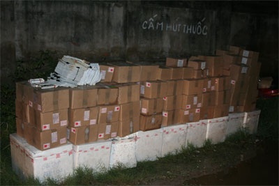 Những hình ảnh tan hoang sau vụ cháy hơn 4 tiếng - 18 Những hình ảnh tan hoang sau vụ cháy hơn 4 tiếng - 18