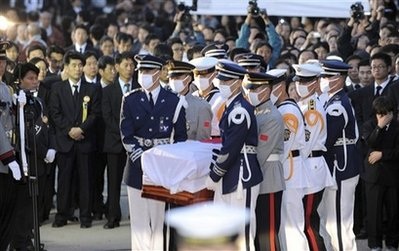 Chùm ảnh: Biển người khóc thương cựu Tổng thống Hàn Quốc - 13