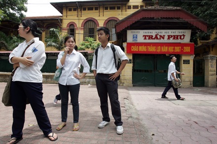 Hà Nội: Cử công an giám sát cửa sổ phòng thi - 1