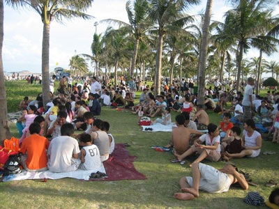 Ra biển “trốn” nóng, “ăn mùng 5” - 7