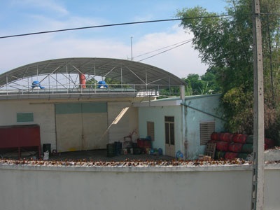 Dân kêu cứu vì mùi hôi từ cơ sở sản xuất dầu nhớt - 1