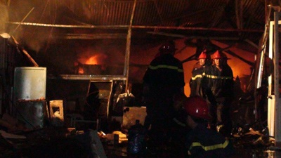 Chữa cháy thiếu chuyên nghiệp và người chỉ huy tài tình - 5 Chữa cháy thiếu chuyên nghiệp và người chỉ huy tài tình - 5