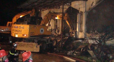 Chữa cháy thiếu chuyên nghiệp và người chỉ huy tài tình - 4 Chữa cháy thiếu chuyên nghiệp và người chỉ huy tài tình - 4