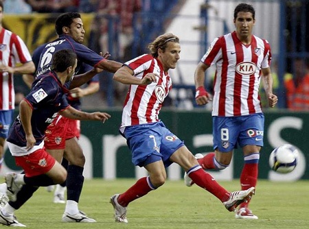 Forlan cầm chắc ngôi “Pichichi”, Atletico đoạt vé dự Champions League - 3 Forlan cầm chắc ngôi “Pichichi”, Atletico đoạt vé dự Champions League - 3