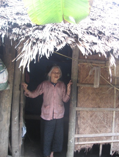 85 tuổi nuôi con gái tâm thần  - 1