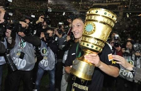 Hạ Leverkusen, Bremen đoạt cúp QG Đức - 5 Hạ Leverkusen, Bremen đoạt cúp QG Đức - 5