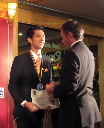 Hai thí sinh VN đoạt giải nhì cuộc thi phục vụ nhà hàng quốc tế - 2 Hai thí sinh VN đoạt giải nhì cuộc thi phục vụ nhà hàng quốc tế - 2