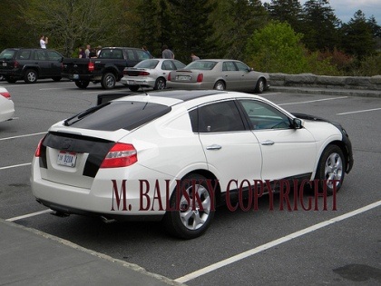 Mẫu crossover mới của Honda lộ diện - 1