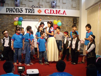 “Bảy chú lùn” bước ra từ cổ tích - 1 “Bảy chú lùn” bước ra từ cổ tích - 1