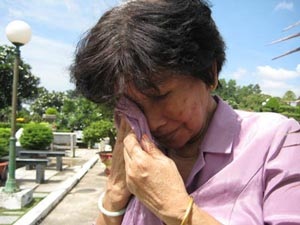 Đông đảo người dân viếng mộ cố Thủ tướng Võ Văn Kiệt - 1 Đông đảo người dân viếng mộ cố Thủ tướng Võ Văn Kiệt - 1