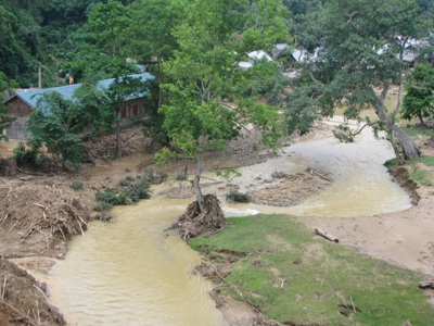 Pa Tý tan hoang sau trận lũ bất ngờ  - 14