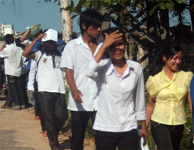 3 công an bị lập biên bản vì sử dụng ĐTDĐ - 1 3 công an bị lập biên bản vì sử dụng ĐTDĐ - 1