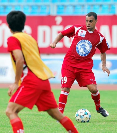 Denilson: “Tôi tin sẽ thi đấu tốt ở XM Hải Phòng” - 2