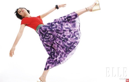 “Người đàn bà đẹp” Kim Hye Soo xinh đẹp từ tấm bé - 15