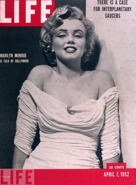 Ngắm những bức hình chưa công bố của Marilyn Monroe - 14 Ngắm những bức hình chưa công bố của Marilyn Monroe - 14