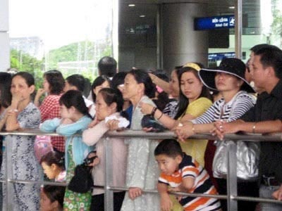 Nhộn nhịp thị trường khẩu trang phòng cúm A/H1N1 - 4 Nhộn nhịp thị trường khẩu trang phòng cúm A/H1N1 - 4