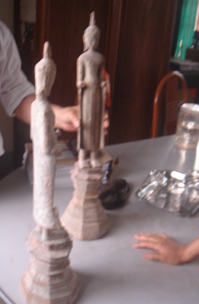 30 tượng người, cổ vật “náu” dưới gốc đa - 1