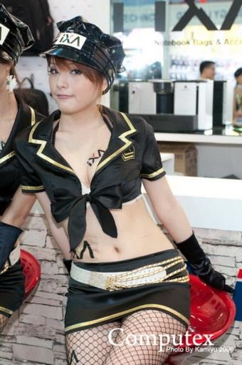 “Chân dài” khuấy động triển lãm Computex 2009 - 24 “Chân dài” khuấy động triển lãm Computex 2009 - 24