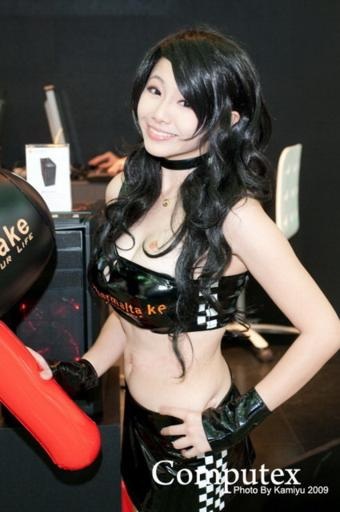 “Chân dài” khuấy động triển lãm Computex 2009 - 9 “Chân dài” khuấy động triển lãm Computex 2009 - 9