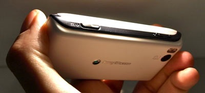 Ấn tượng mobile chơi game “khủng” Sony Ericsson Aino - 7