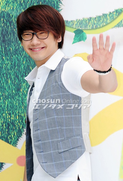 Bi (Rain) “bật mí” về nhãn hiệu thời trang của mình - 1 Bi (Rain) “bật mí” về nhãn hiệu thời trang của mình - 1