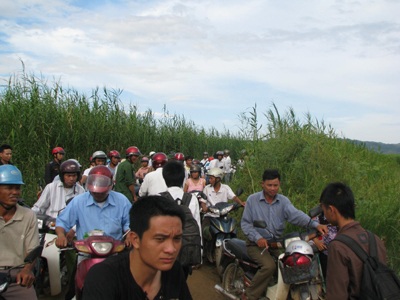 “Thót tim” những chuyến đò chở thí sinh thi tốt nghiệp về - 3