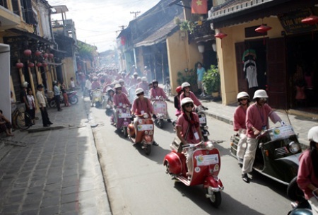 Xe cổ “khuấy động” Hành trình di sản Quảng Nam 2009 - 13 Xe cổ “khuấy động” Hành trình di sản Quảng Nam 2009 - 13