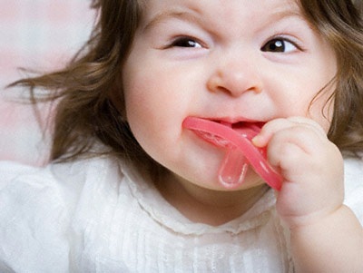 Đối phó với bé hay cắn - 1