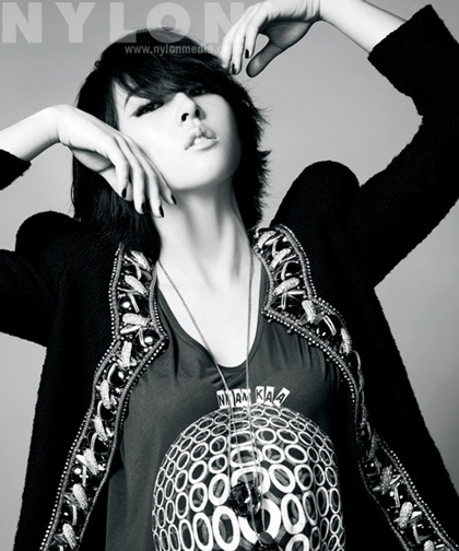 “Công chúa” Han Hye Jin dồn dập lên báo - 22