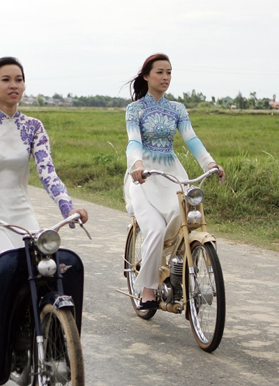 Tha thướt cùng Mobylette - 9