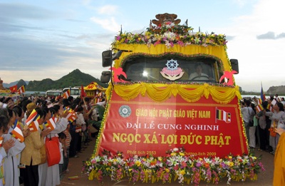 Ngọc xá lợi đã đến ngôi chùa lớn nhất Việt Nam - 2