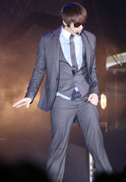 Lee Dae Hae và Bi (Rain) khuấy động Hồng Kông - 9