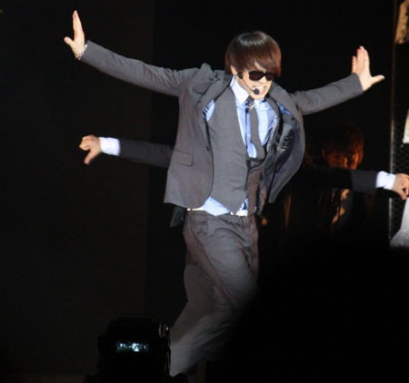 Lee Dae Hae và Bi (Rain) khuấy động Hồng Kông - 14