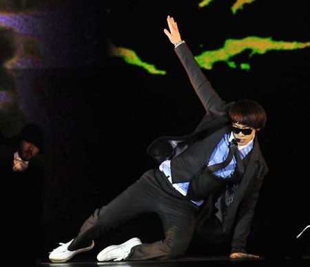 Lee Dae Hae và Bi (Rain) khuấy động Hồng Kông - 15