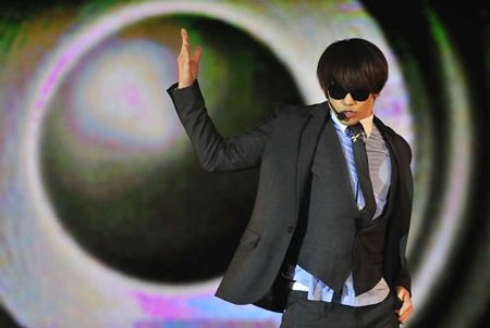 Lee Dae Hae và Bi (Rain) khuấy động Hồng Kông - 16