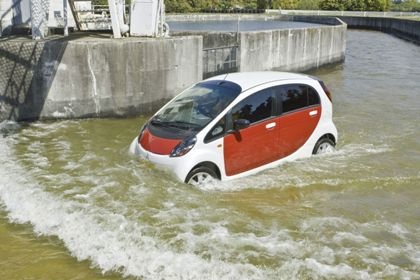 Mitsubishi ra mắt xe i-MIEV chạy điện - 10