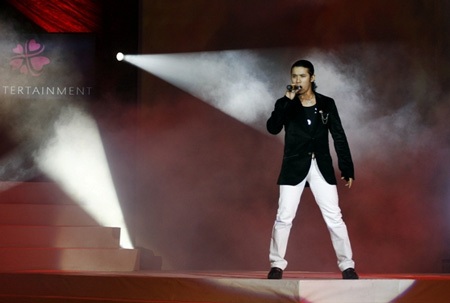 Nhiều “sao” cùng Mỹ Tâm “Nâng bước ngày mai” - 4