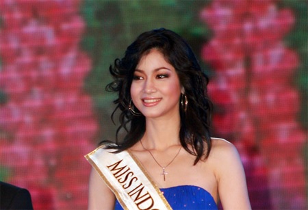 Tân hoa hậu Indonesia thướt tha ở Nha Trang - 10