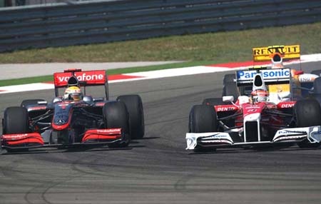 Button "ào ào" tiến vào lịch sử, Ferrari mất dạng - 4 Button "ào ào" tiến vào lịch sử, Ferrari mất dạng - 4