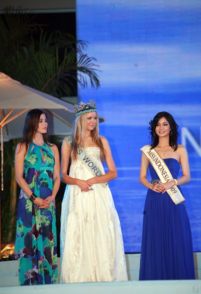 Tân hoa hậu Indonesia thướt tha ở Nha Trang - 13