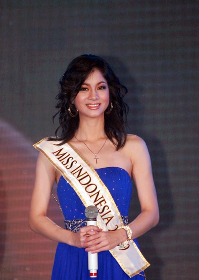 Tân hoa hậu Indonesia thướt tha ở Nha Trang - 11