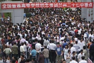 Chùm ảnh: Trung Quốc “phát sốt” trong kỳ thi đại học - 5 Chùm ảnh: Trung Quốc “phát sốt” trong kỳ thi đại học - 5